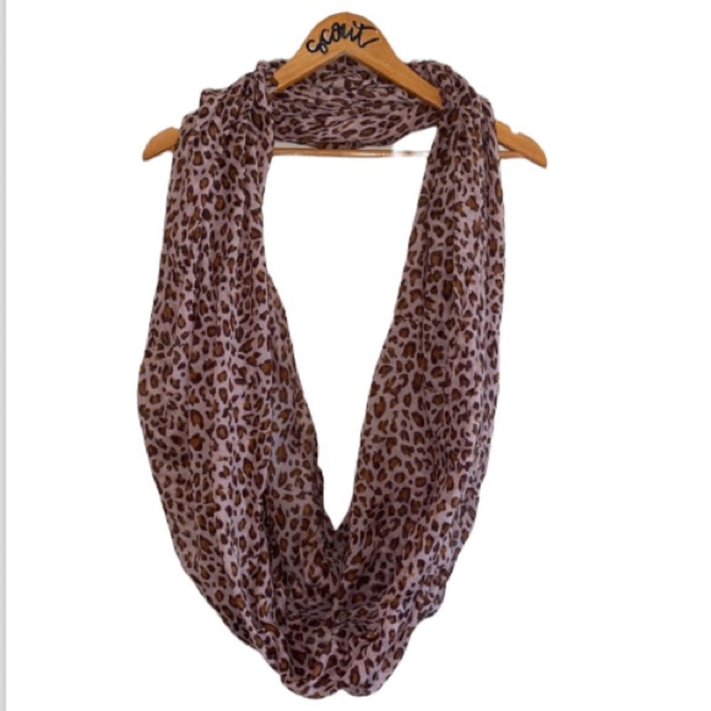 Bloomingdale’s Pink Leopard Cheetah Print Circle Scarf